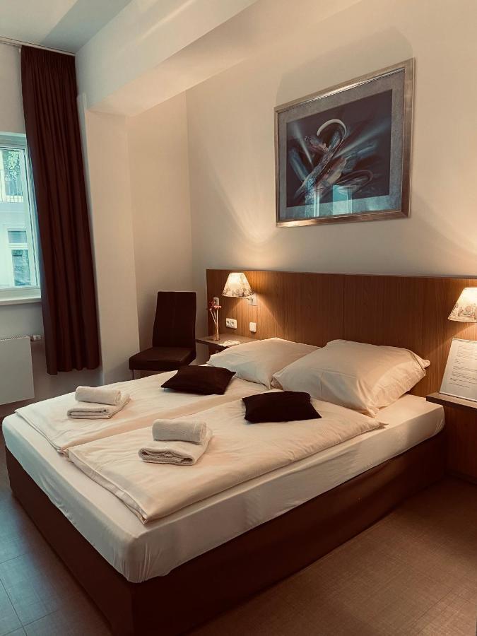 Gastehaus An Der Messe Hotell Hamburg-Harburg Exteriör bild