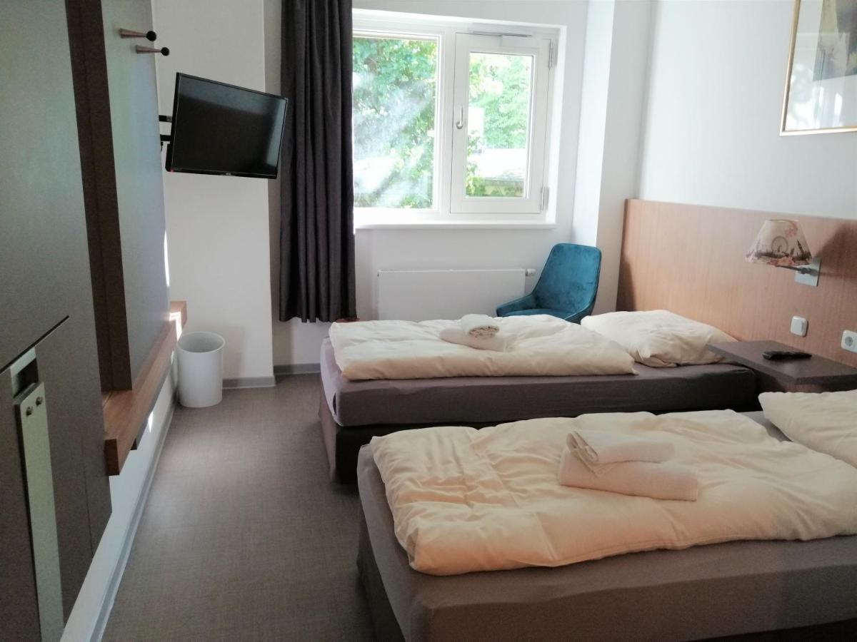 Gastehaus An Der Messe Hotell Hamburg-Harburg Exteriör bild