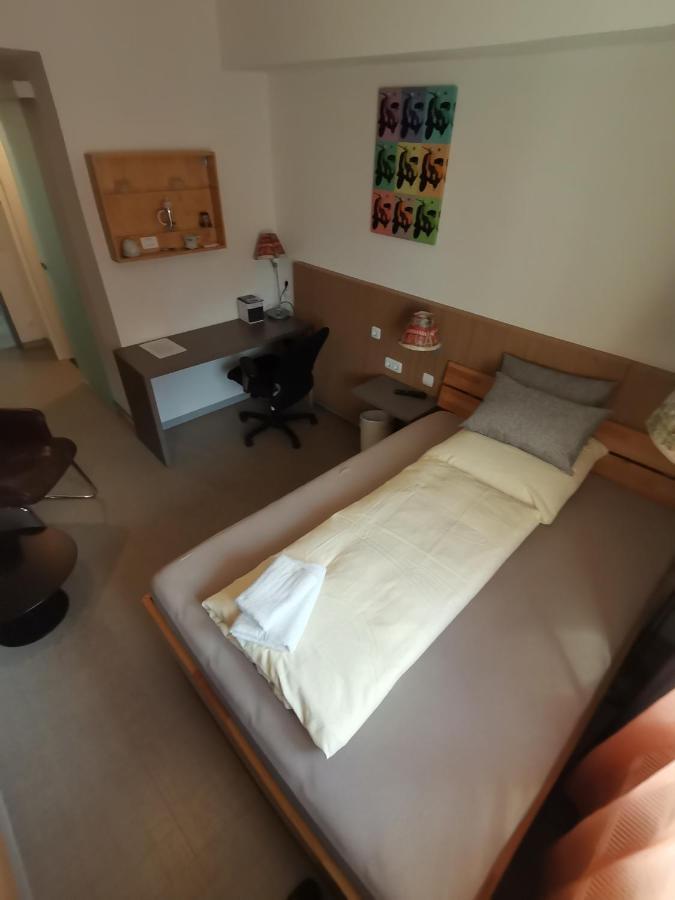 Gastehaus An Der Messe Hotell Hamburg-Harburg Exteriör bild